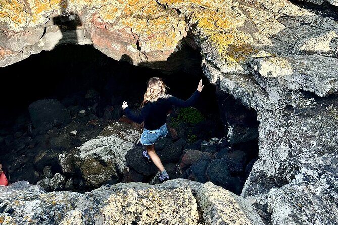 Timanfaya National Park Trekking with a Typical Canarian Snack - Analyzing the Itinerary: What to Expect on the Volcano Trail