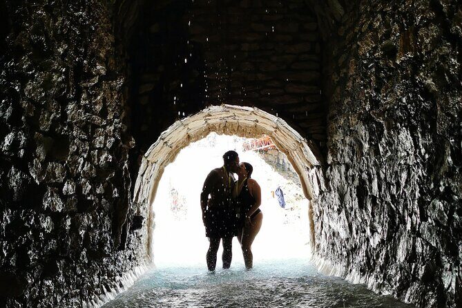 Tolantongo: Mexico Citys Natural Paradise - What to Expect at Grutas Tolantongo