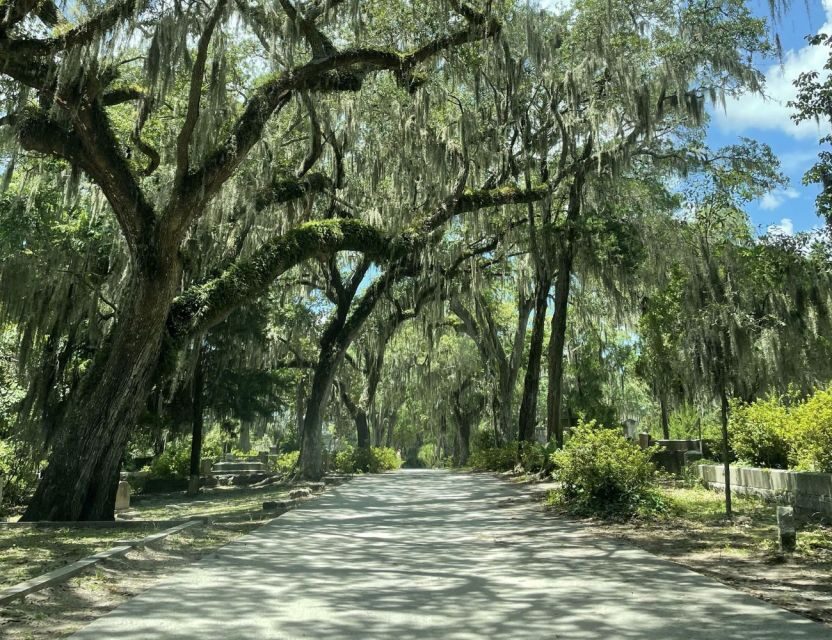 Tombs of Savannah: Bonaventure Cemetery Experience - The Authenticity and Atmosphere