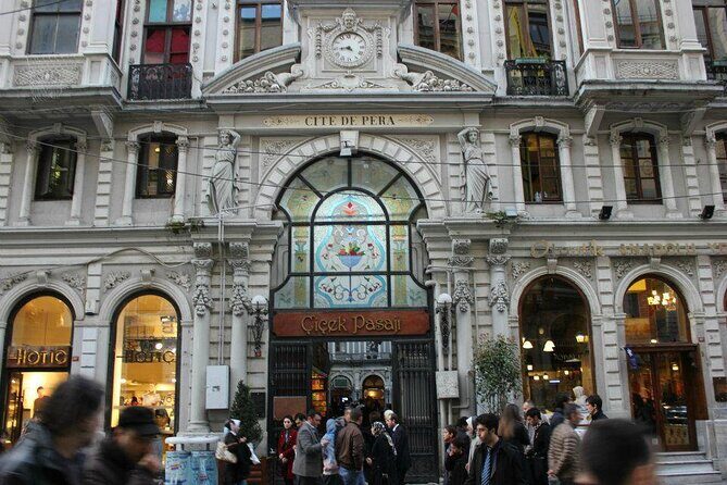 Topkapi Palace with Small Group with Private Tour Option - The Practical Side: What to Expect