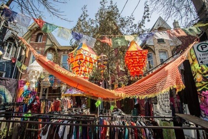 Toronto Must-See Attractions Walking Tour With A Guide - The Sum Up