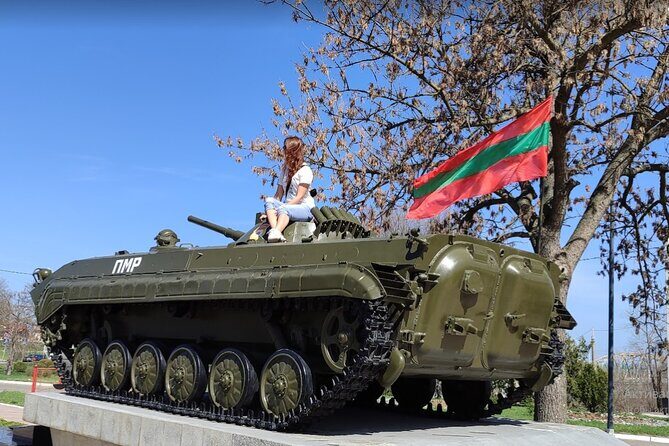 Transnistria tour - County does not Exist ! - How the Tour Sets the Stage