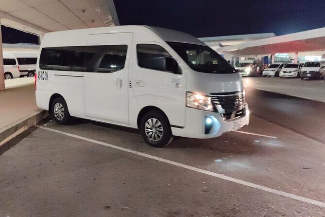 Transportation Playa DE l Carmen to Cancun Airport from 1 to 8 Travelers - How the Day Unfolds