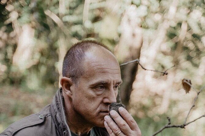 Truffle Hunting in Tuscany - Navigating the Details