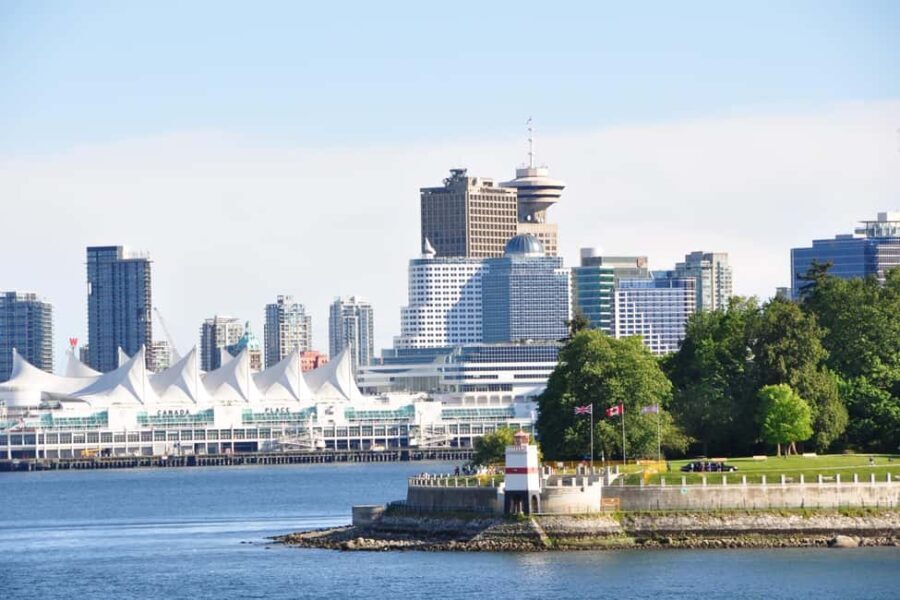 Vancouver Lookout Private Tour with Skip-the-line Tickets - Who Should Consider This Tour?