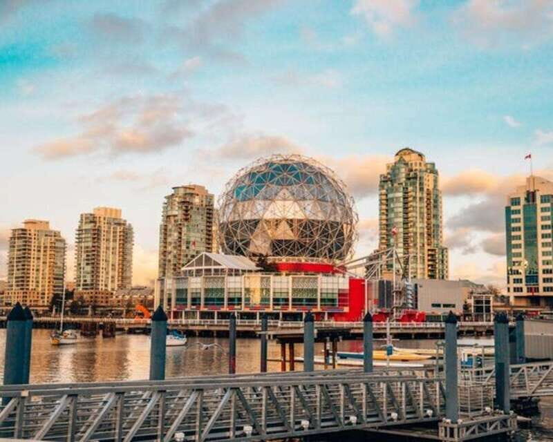 Vancouver : Must-See Attractions Walking Tour With A Guide - Detailed Breakdown of the Experience