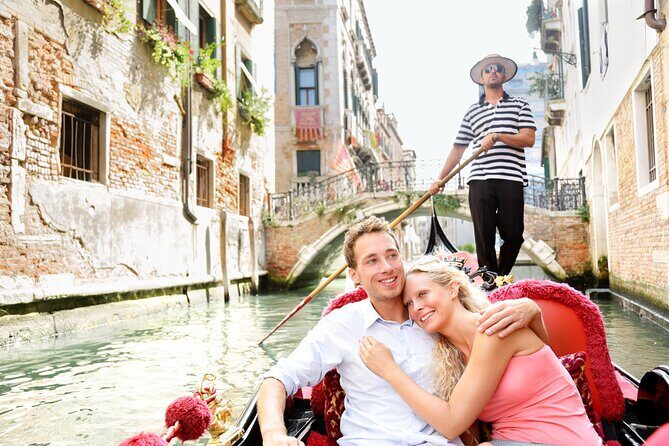 Venice Shared Gondola Ride: 30 Minutes through Grand Canal - The Experience in Detail: What to Expect