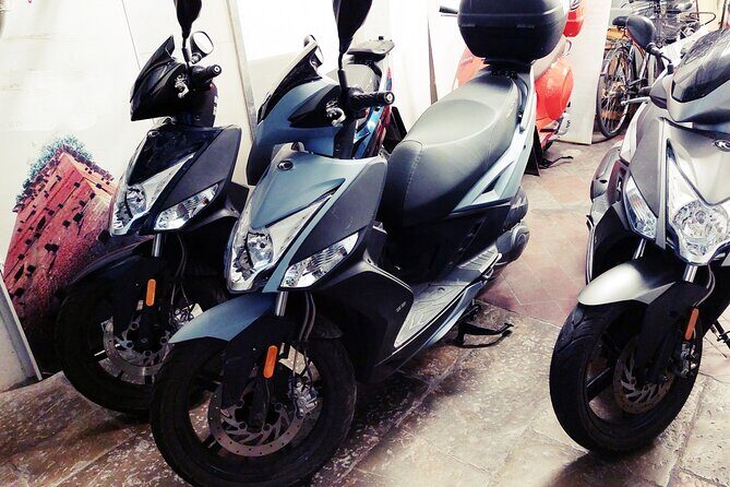 Vespa and Scooter Rental in Lucca - The Practical Side