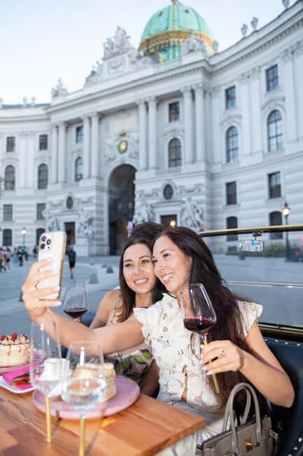 Vienna Candlelight Dinner Experience in a Classic Oldtimer - A Closer Look at the Details