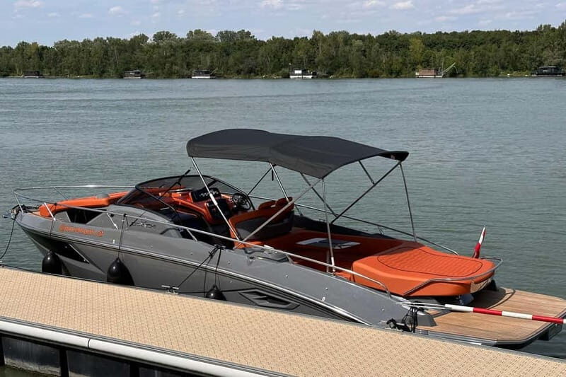 Vienna: Exclusive yacht trip on the Danube - Key Points