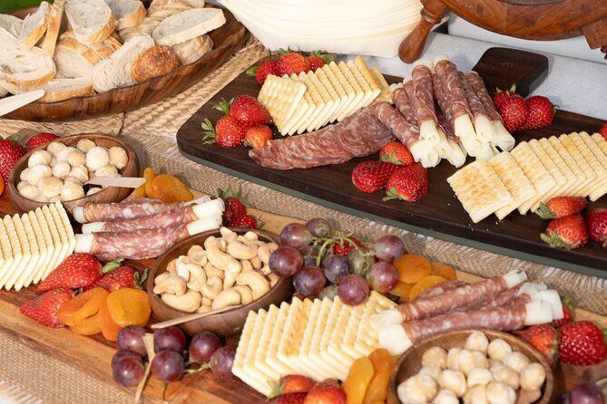 Waikiki Sunset Cruise With Live Music Entertainment from Oahu - The Entertainment: Hawaiian Music, Jazz, or DJ beats