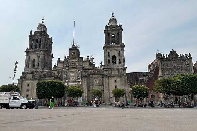 Walk through the Historic Center of the CDMX - Practical Details and Value Considerations