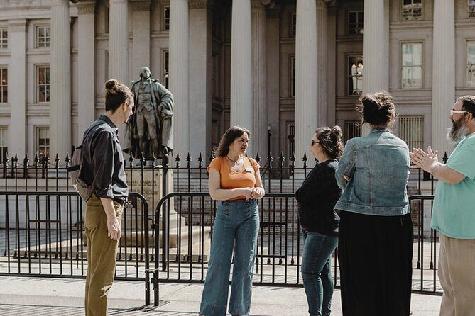 White House at Night: Scandals, Murder, Politics Adults Only Tour - The Guide: A Gossip-Peddling Expert