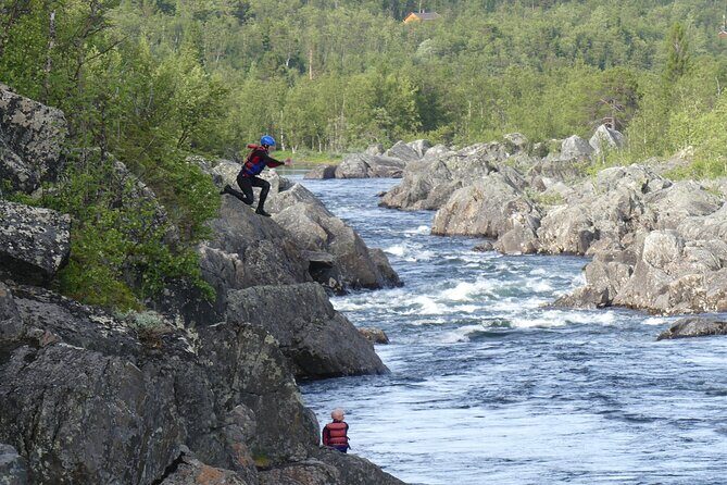 Wild Viking Rafting on Numedalslågen River - level 3 - What to Expect: A Step-by-Step Breakdown