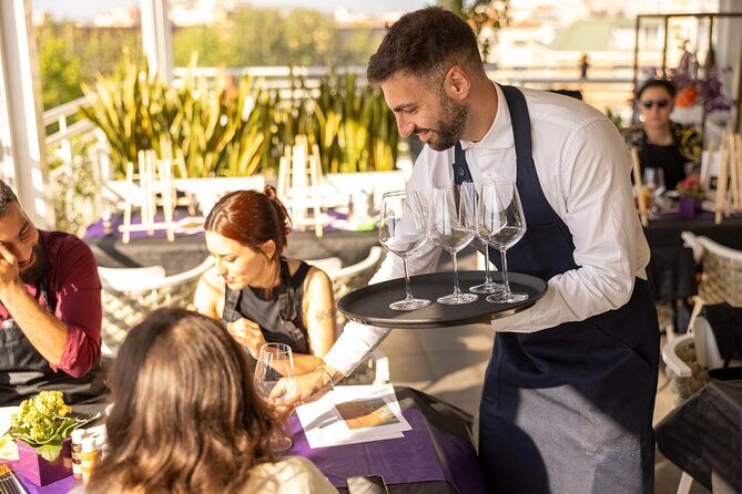 Wine and Canvas Club of Rome - Exploring the Experience in Detail