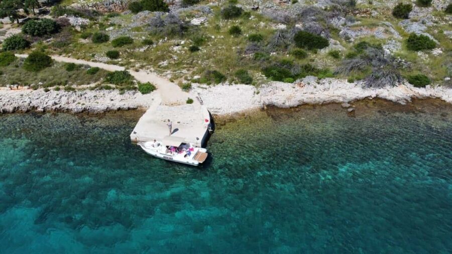 Zadar halfday 3 islands with diving, drinks and fresh fruit - Exploring Ugljan Island