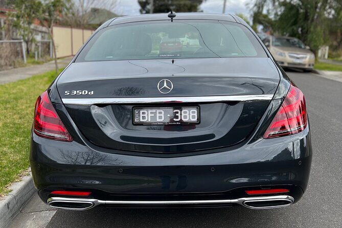 Airport Transfers - The Chauffeurs: Friendly and Punctual