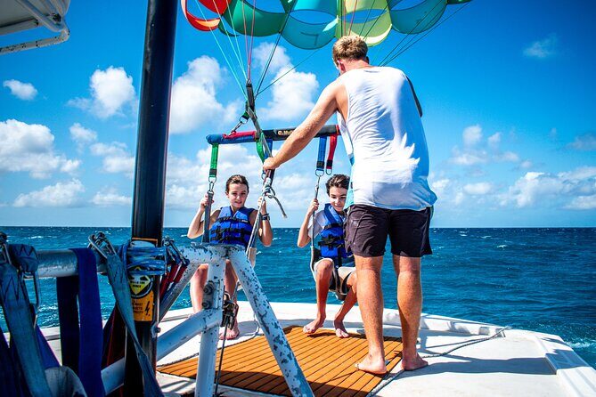 Aruba Parasailing Experience from Noord - Safety and Guidance