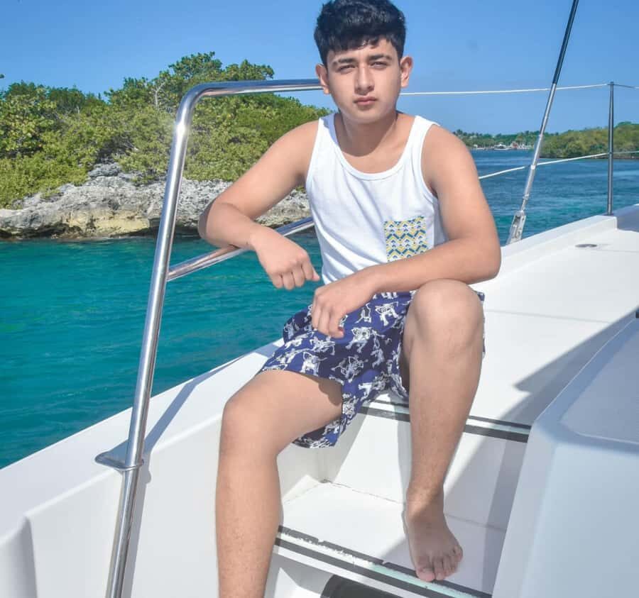 Catamaran Adventure to Isla Mujeres: Snorkeling, Food, and Transportation Included - Detailed Look at the Experience