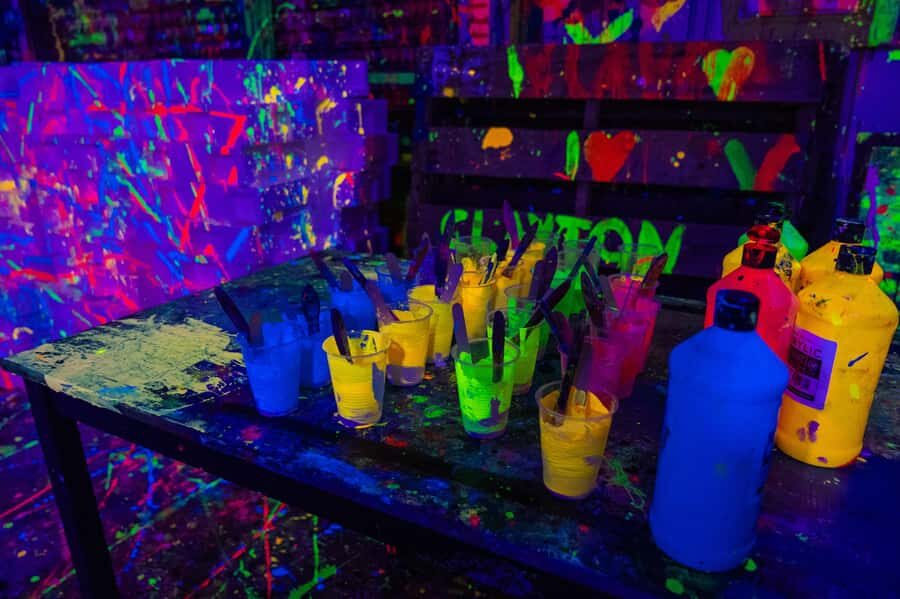 Chicago: Shooting & Spinning Art Experience (Neon Lights) - Is It Worth the Price?