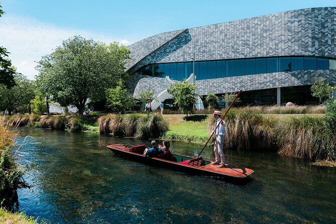 Christchurch Essentials Guided Walking Tour - Reflecting on Resilience