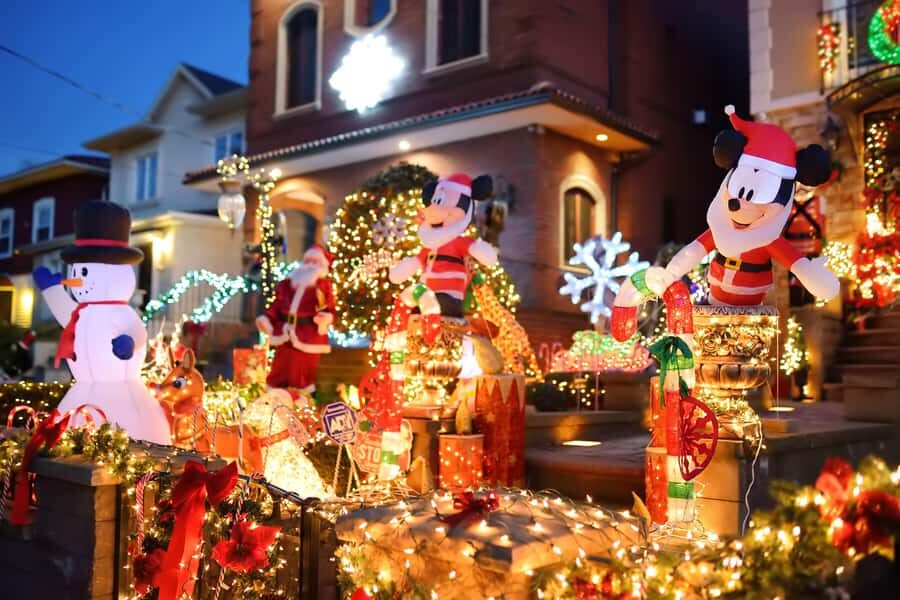 Explore the Magic of Christmas Lights in NYC's Dyker Heights - Comfort, Convenience, and Practicalities