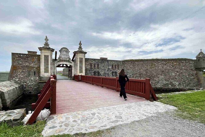 Fortress of Louisbourg Time Travel Tour - Exploring the Fortress of Louisbourg Time Travel Tour