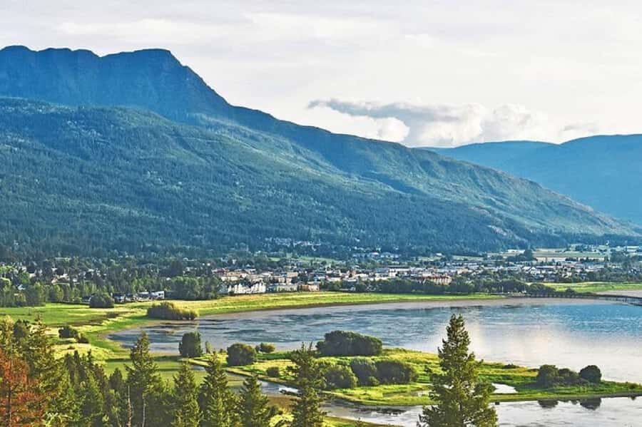 From Calgary: 2-Day Rocky Mountains and Salmon Run Tour - The Experience in Detail: What Makes It Special