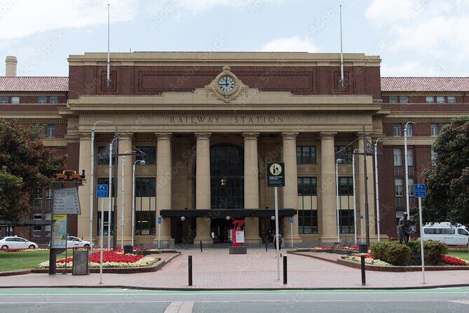 Guided Small Group Walking Tour in Wellington - Exploring the Botanical Gardens: Nature’s Touch