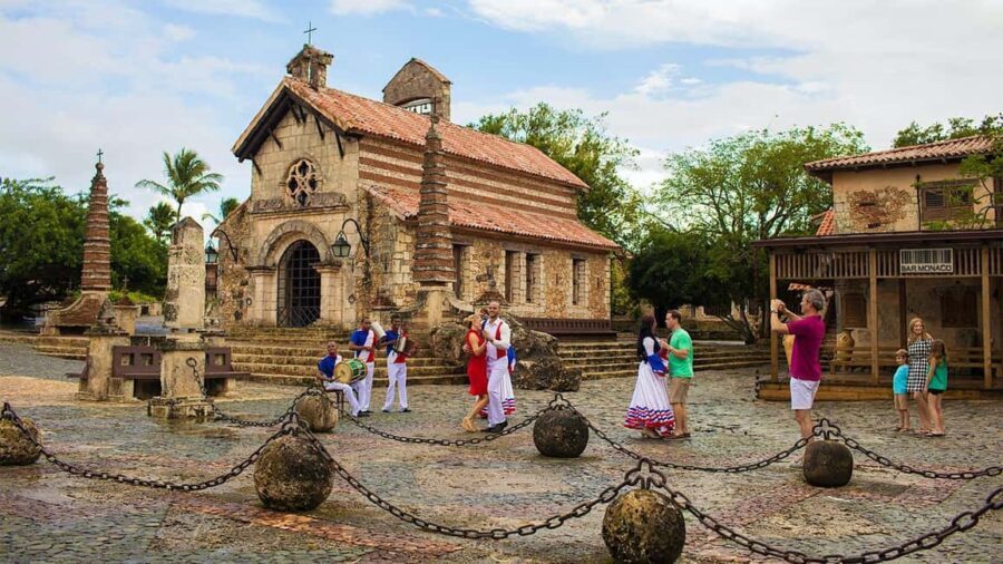 La Romana: Catalina Island and Altos de Chavón Day Trip - Transportation and Practical Tips