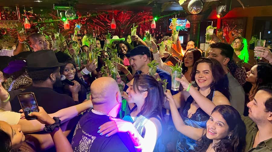 Mango's Miami: Salsa Lessons, Mojitos, Bites & Live Music - Why Choose Mangos Miami?