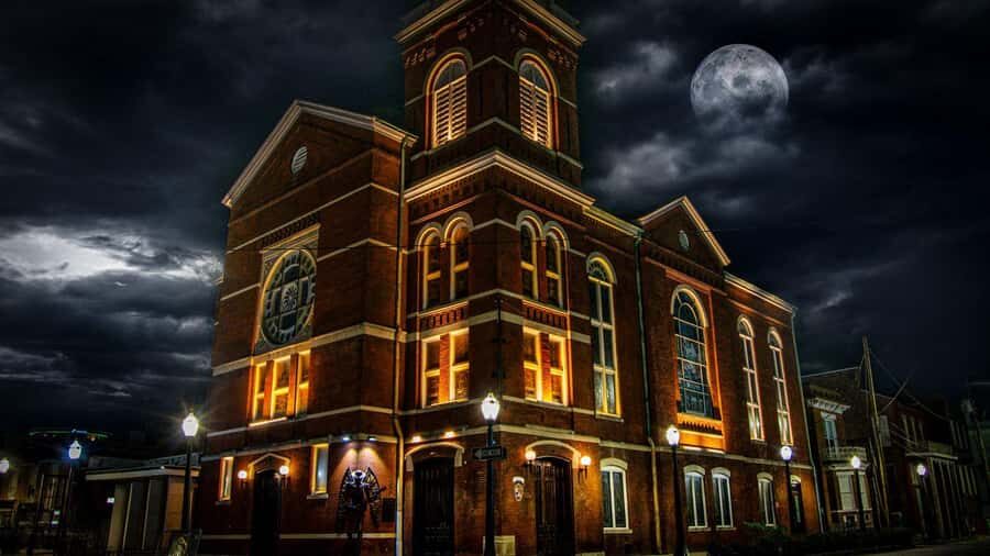 Mobile Ghost Tours: Murder, Mayhem, & Malice - Who Will Love This Tour?