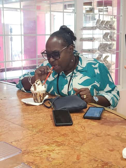 Nassau: Electric Bus Tour with Food & Drink Samples - What Makes This Tour Stand Out