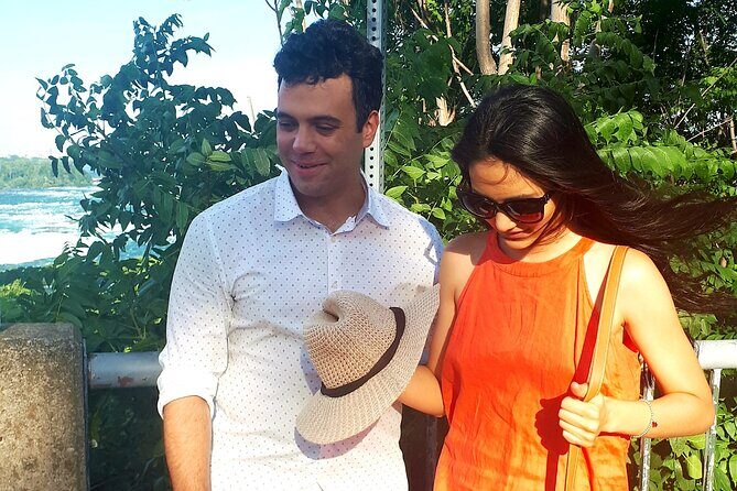 Niagara Falls Walking Tour with Chocolate, Views and Lock Bridge - Detailed Examination of Each Stop