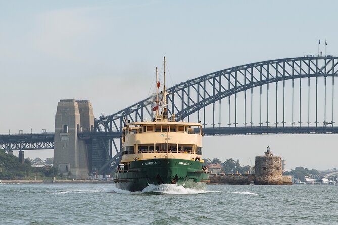 Private Sydney Discovery Tour - Crossing the Harbour to Milsons Point