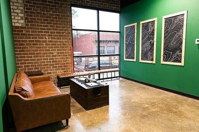 Private Throw Lane in Atlanta - The Setting and Environment