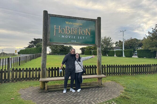 Private Tour: Ruakuri Cave, Waitomo Glowworm & Hobbiton Movie Set - Detailed Review of the Tour Experience