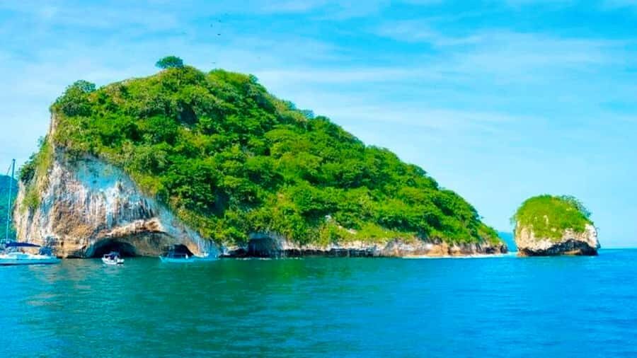 Puerto Vallarta: Los Arcos Snorkeling & Las Animas Cruise - Exploring Los Arcos: Snorkeling & Marine Life