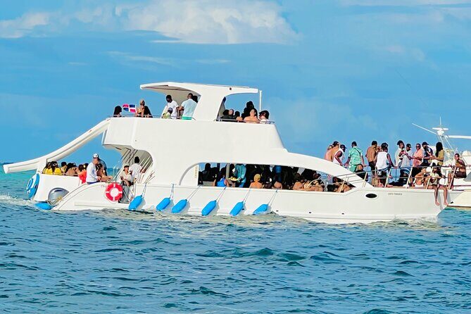 Punta Cana Hip Hop Party Boat with Snorkeling & Unlimited Drinks - What to Expect on the Punta Cana Party Boat