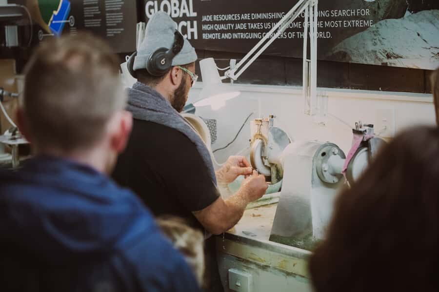 Rotorua: Jade Carving Experience at a Local Studio - The Carving Demonstration: Seeing Art in Motion
