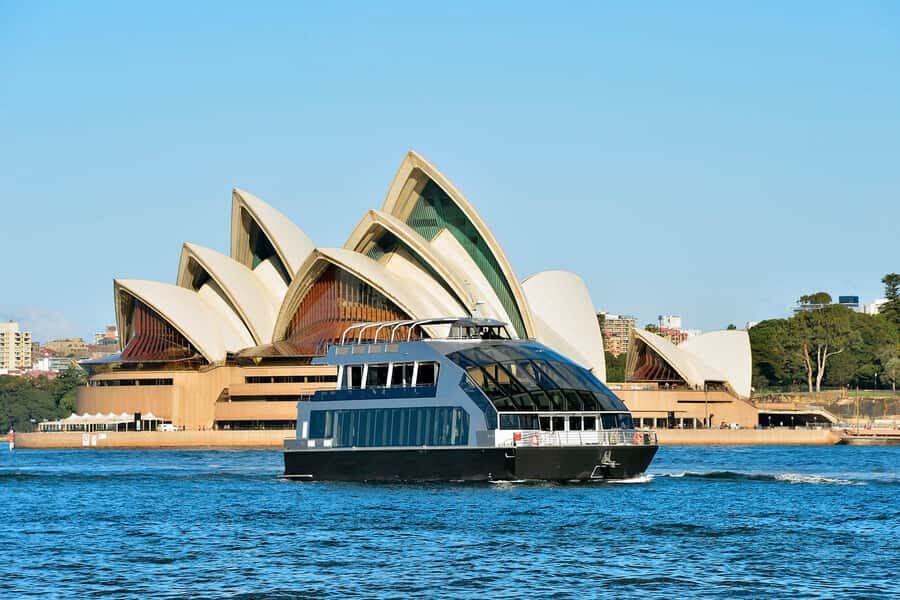 Sydney Harbour Lunch Cruise: 360° Glass Boat Views & Buffet - Key Points