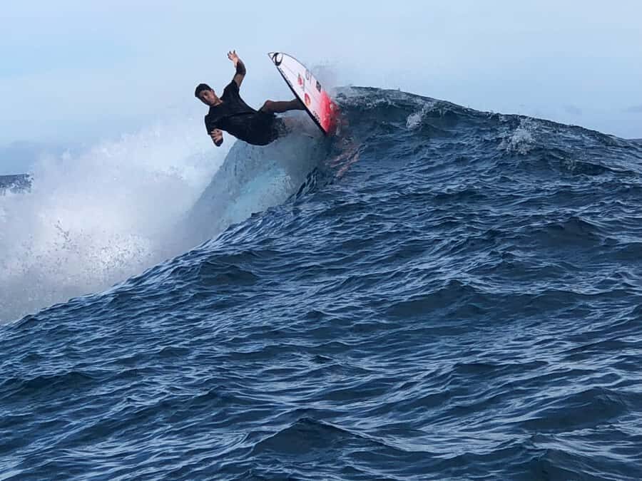 Teahupoo : First row Tahiti Pro taxi boat Tour - The Voyage into the Heart of the Action
