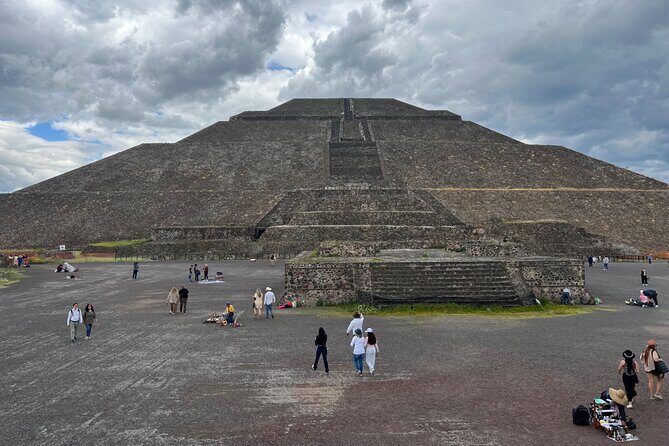 Teotihuacan and Basilica of Guadalupe Tour from Mexico City - Comfortable Transportation and Group Size
