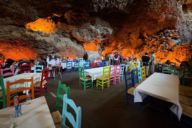 Teotihuacan Pyramids and La Gruta Restaurant - Exploring the Pyramids of Teotihuacan