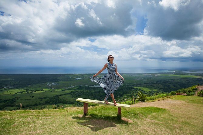 Tour to Montana Redonda (Round Montain) & Costa Esmeralda Beach - Descending to Playa Esmeralda