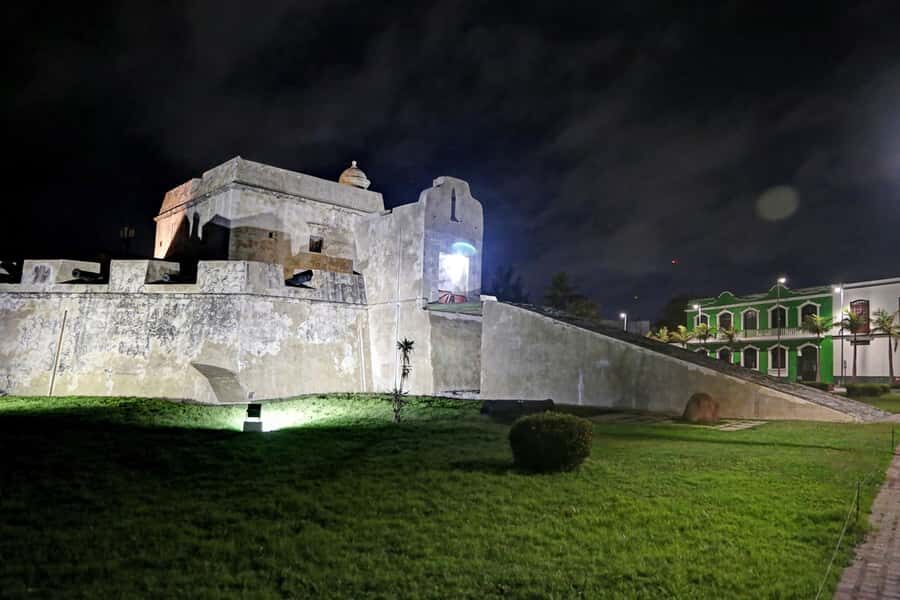 Veracruz: Nighttime Sightseeing Tour by Bus - Vehicle and Route Details