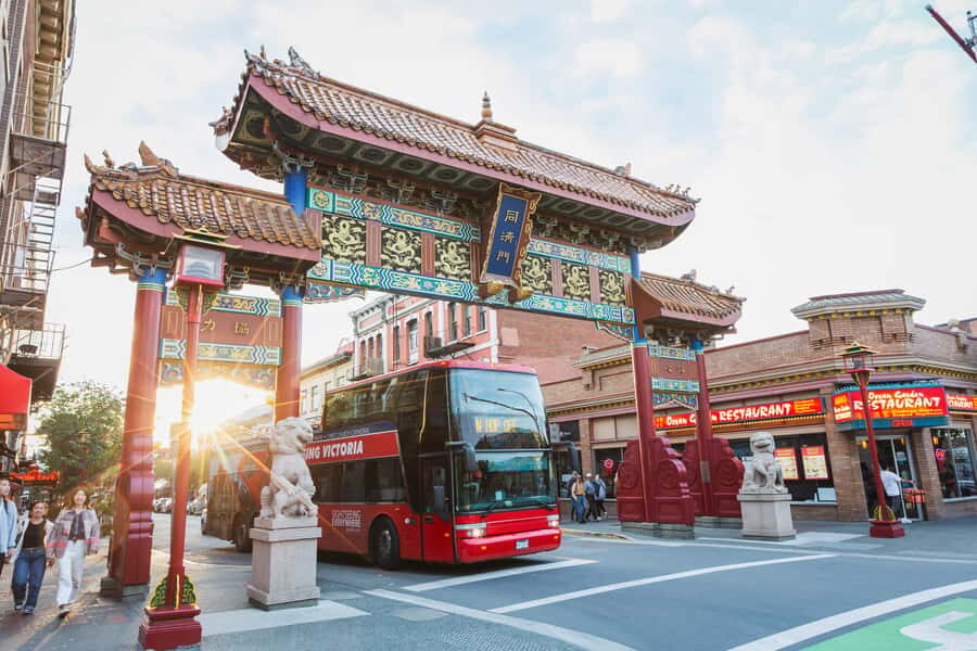 Victoria: Evening Hop-On Hop-Off City Sightseeing Tour - The Value of the Tour
