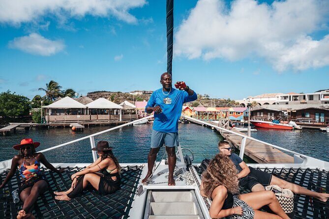 West Coast Full-Day Tour with Beaches, BBQ and Blue Room - What’s Included and What’s Not