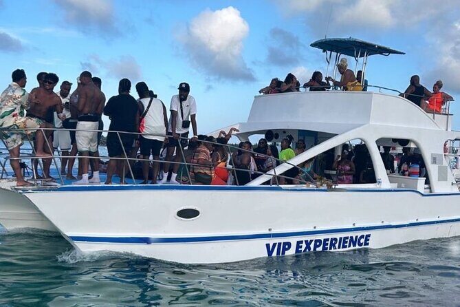 Hip Hop Beat and Live Dj Adults Only Party Boat and Free drinks - What Travelers Are Saying