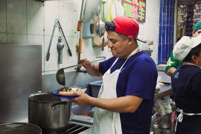 Mérida Food Tour: Markets and Street Flavors - Mercado Santiago and Plaza Santiago